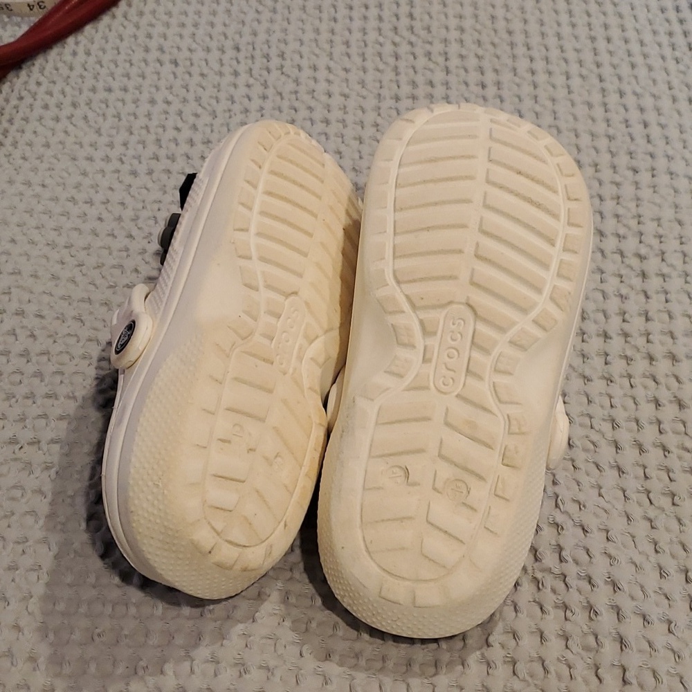 Luke Combs Fuzzy Crocs Size M4 W6 (#2) - Picture 5 of 7